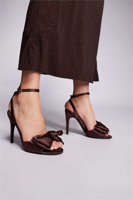 Сандалии на каблуке с объемным атласным бантом артикул 151897774