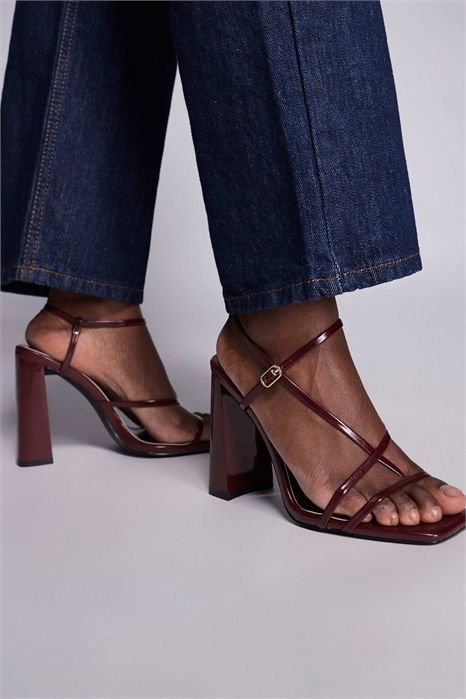 Сандалии Simmi London Malinda на блочном каблуке с ремешками артикул 151558009