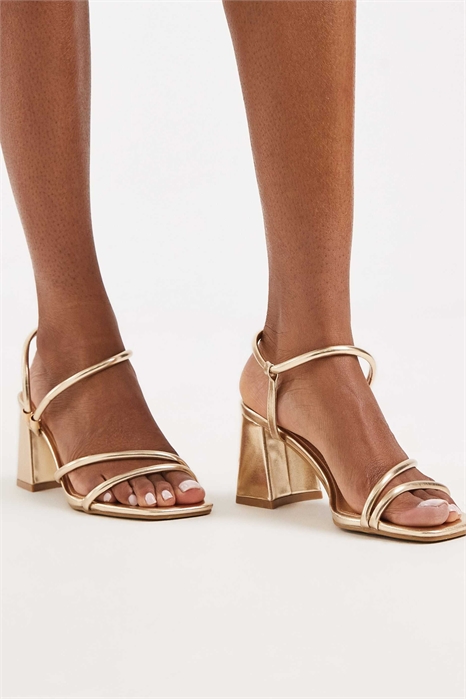 Сандалии на ремешках с блочным каблуком от Dandelion артикул 147699207