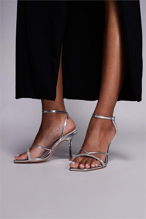 Сандалии Simmi London на каблуке с украшениями, модель Sebelle, широкая колодка артикул 150781597