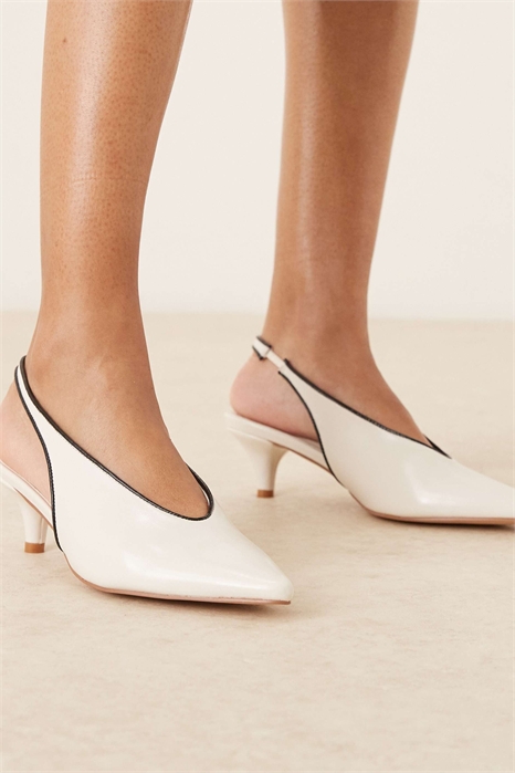 Туфли со шнуркой и низким каблуком артикул 152317062