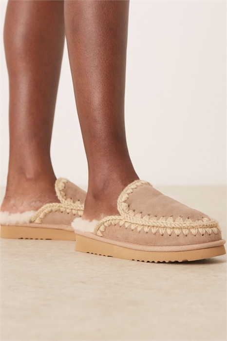 Замшевые тапочки артикул 151523246