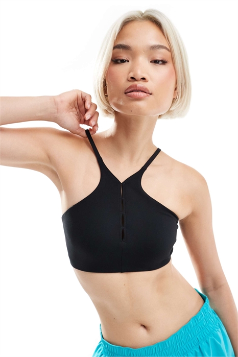 Спортивный бюстгальтер Nike One Training с вырезом и легкой поддержкой артикул 139796476