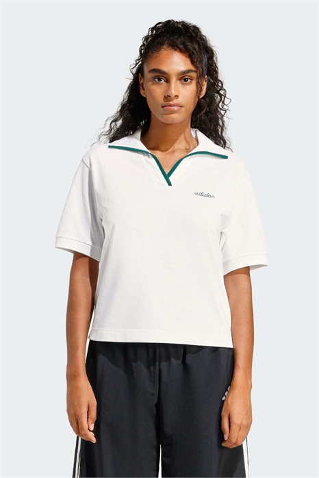 Незаменимый элемент сезонного гардероба — поло ColorPop с вышитым рисунком артикул 153897495