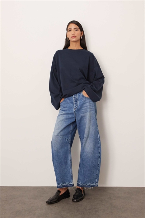 Хлопковая футболка свободного кроя с длинными рукавами артикул 148923621