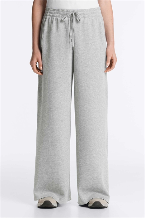 Брюки с прямыми брючинами из меланжевой ткани с пике артикул 156238334