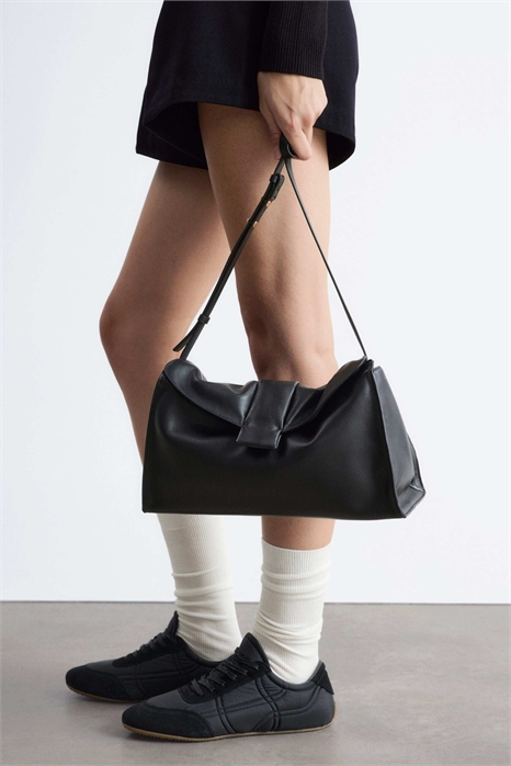 Кожаная сумка-клатч большого размера с плечевым ремнем артикул 151998543