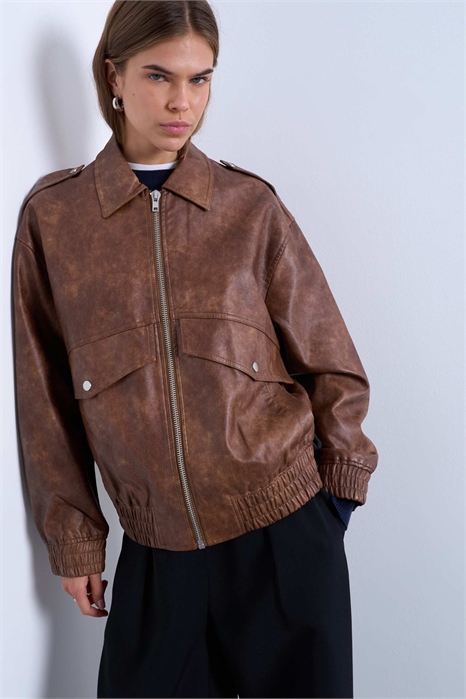 Куртка-бомбер из искусственной кожи артикул 147470835