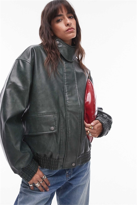 Бомбер из искусственной кожи свободного кроя артикул 136896639