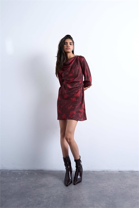 Мини-платье с драпированным вырезом артикул 143483088