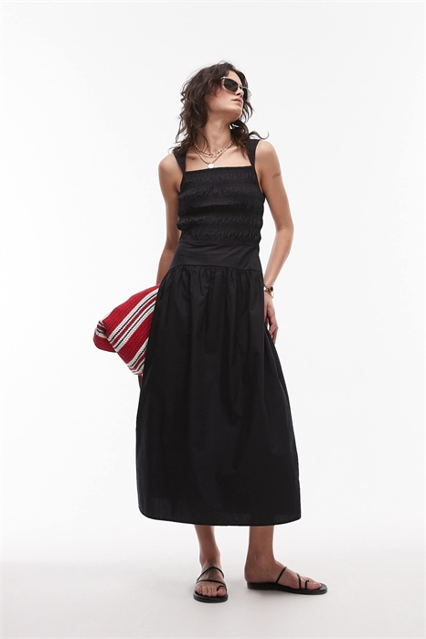 Платье средней длины из поплина с рюшами по лифу артикул 141301775