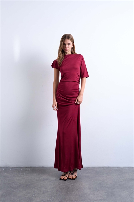 Асимметричное облегающее макси-платье с короткими рукавами артикул 143455370