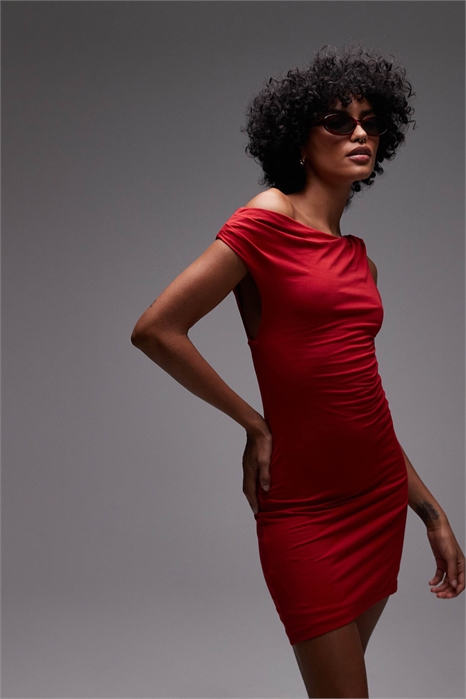 Мини-платье с асимметричным скрученным элементом артикул 141733277