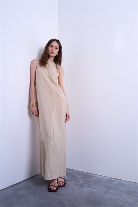 Платье средней длины из купро с высоким воротником и открытой спиной артикул 148195658