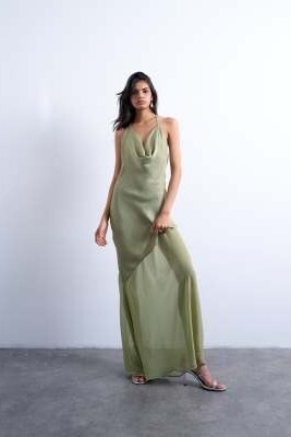 Праздничное платье из смешанных тканей с капюшоном артикул 148195559