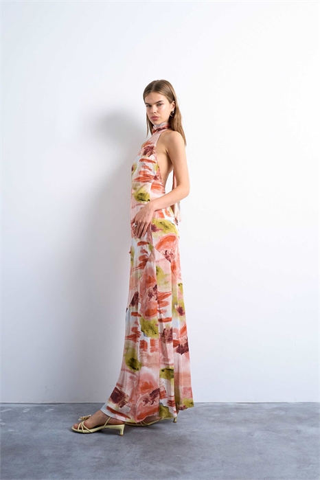 Платье средней длины с полным воротником-холтером артикул 148717091