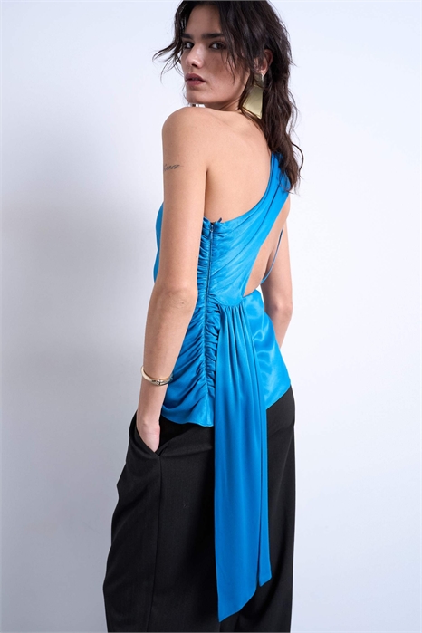 Топ с одним плечом и драпировкой на спине артикул 153287031