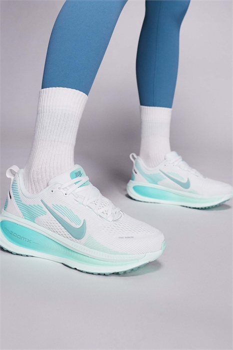 Кроссовки Vomero 18 артикул 142681637