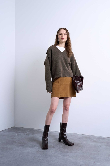 Мини-юбка из натуральной замши с швами артикул 143419945