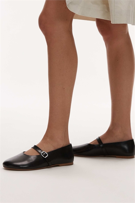 Балетки из натуральной кожи цвета ясеня с рюшами и пряжкой артикул 139899030