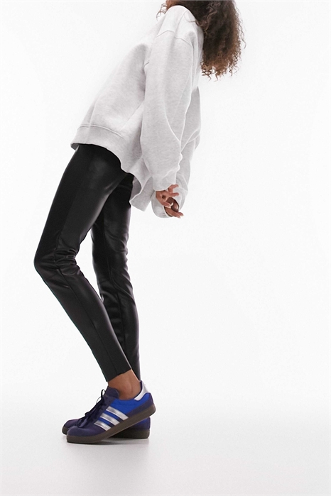 Брюки из искусственной кожи облегающего кроя артикул 117634345