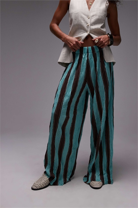 Брюки с широкими брючинами и гофрированной полоской артикул 146857840