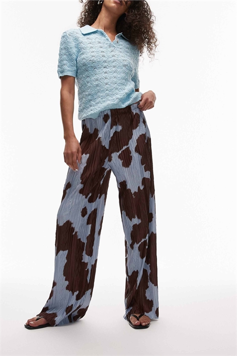 Брюки с плиссировкой под коровью шкуру артикул 144537455