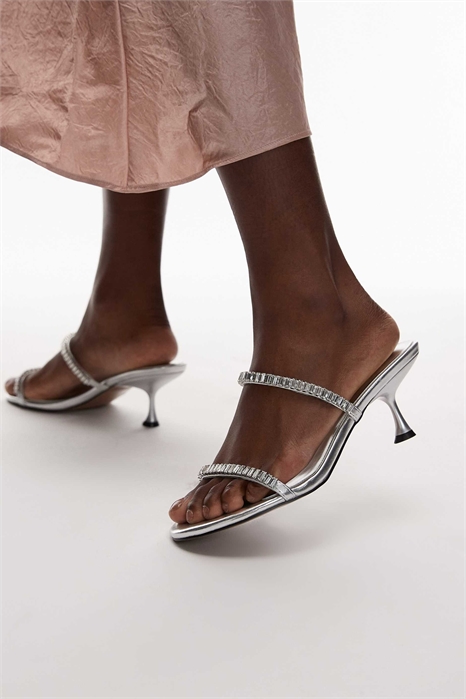 Issa с декоративными элементами на каблуке средней высоты артикул 141820639