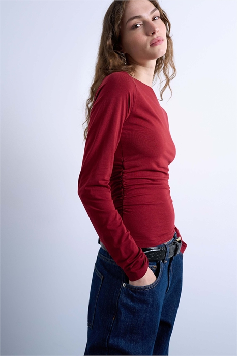 Топ с модной сборкой, косым вырезом и длинными рукавами артикул 143827262