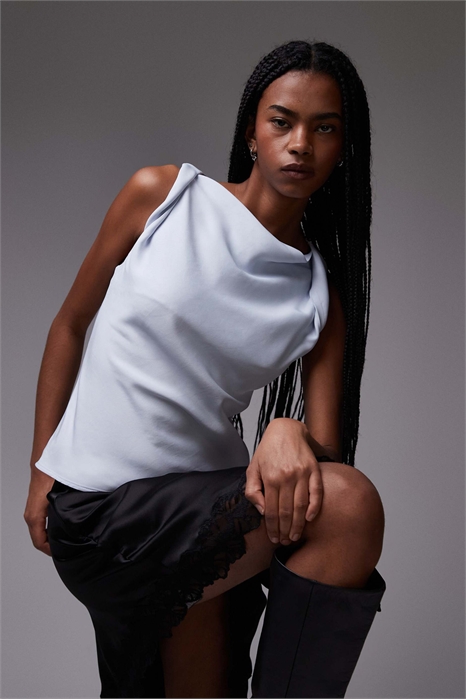 Топ без рукавов с завязками артикул 139174392