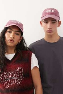 X «Очень странные дела»: кепка с логотипом унисекс артикул 149833339