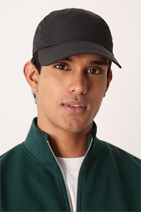 Нейлоновая шапка артикул 153719664