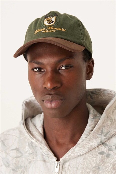 Графическая кепка артикул 151967660