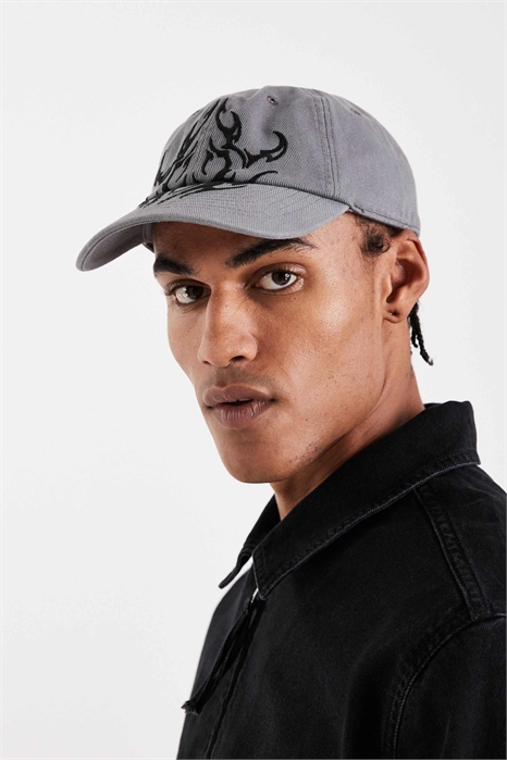 Кепка с гравировкой в стиле «дистресс» артикул 154605096