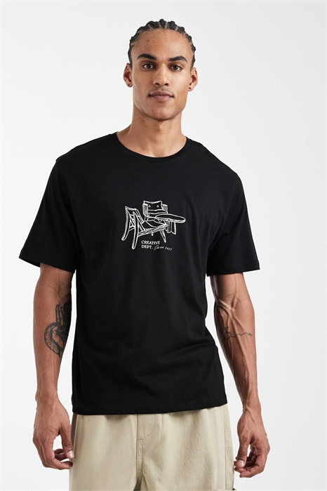 Футболка свободного кроя с принтом на груди артикул 154747080