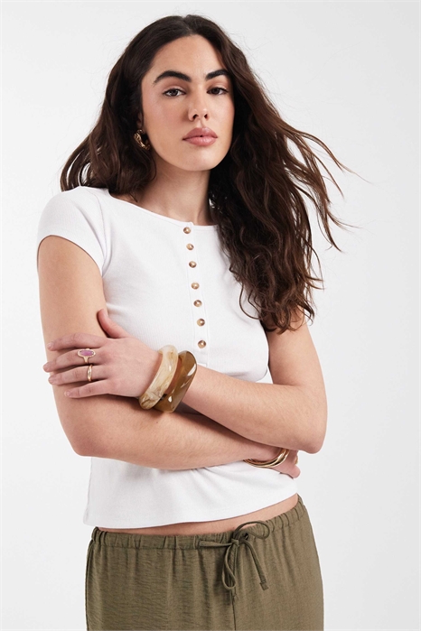 Короткий топ с короткими рукавами и пуговицами артикул 155388064