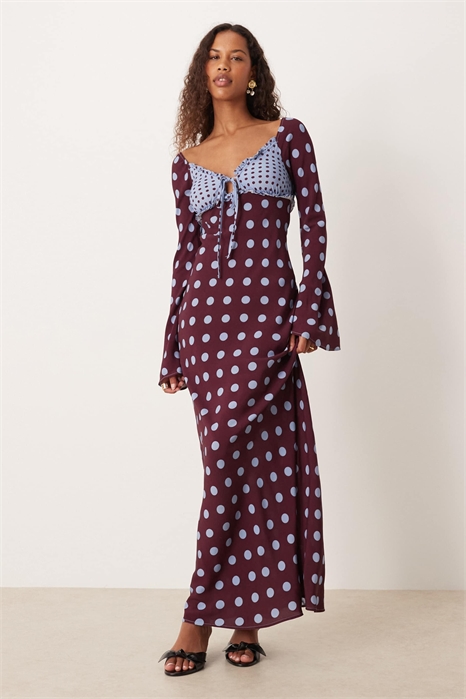 Макси-платье с длинными рукавами и оборками артикул 151899382