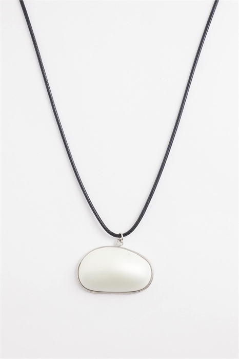 Ожерелье с лентой и бусинками артикул 154603760