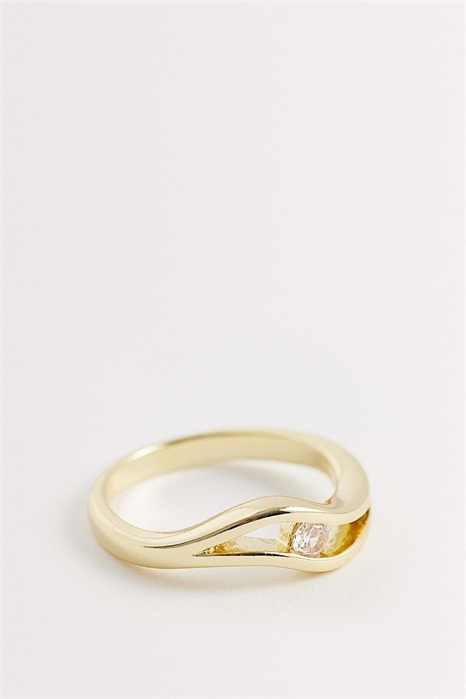 Изящное кольцо с волнообразным узором и камнем из кубического циркония артикул 155174223