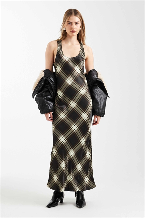 Макси-платье с атласным вырезом артикул 153320881