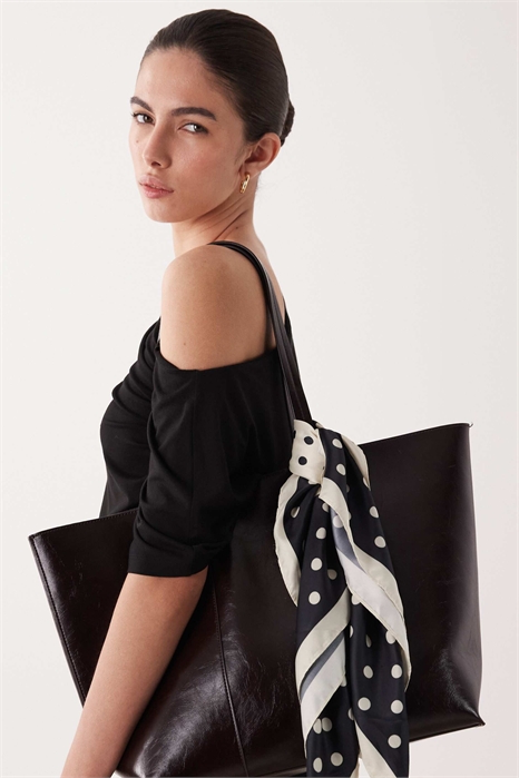 Атласный шарф-мешочек в горошек артикул 155537391