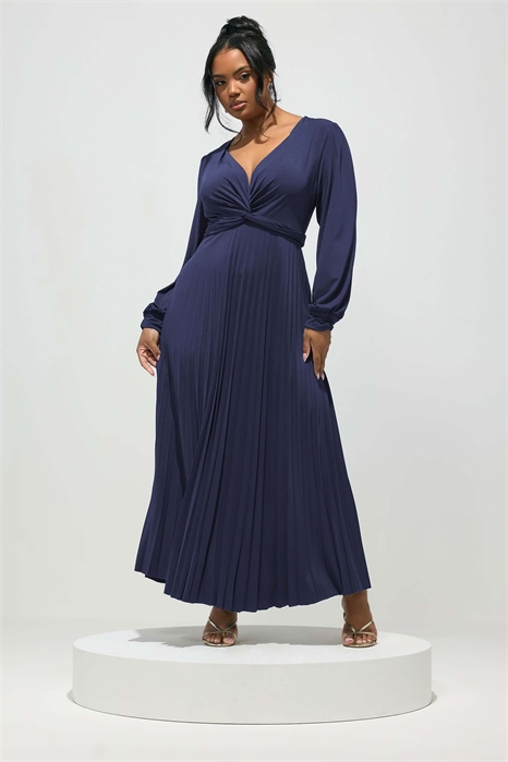 Макси-платье с длинными рукавами артикул 156419467