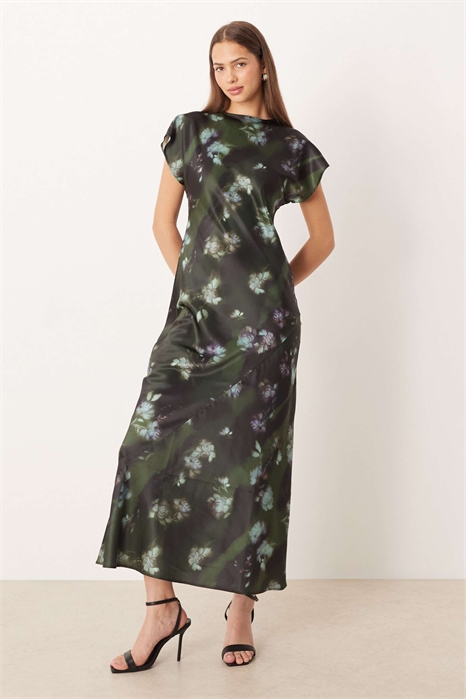 Макси-платье-комбинация из атласа с короткими рукавами и декоративными швами артикул 151020783