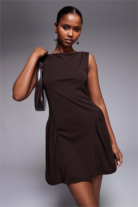 Мини-платье без рукавов с заниженной талией артикул 155708089