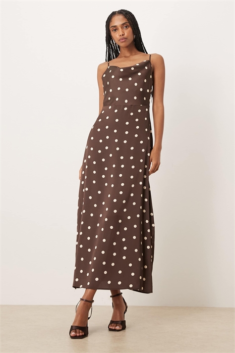 Макси-платье из атласа с капюшоном артикул 151450593