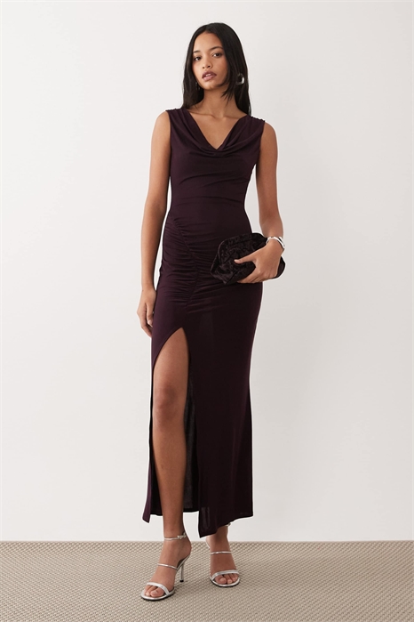 Платье средней длины с воротником-капюшоном и юбкой с рюшами артикул 155092538