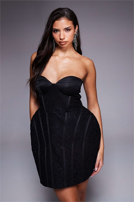 Мини-платье-бандо с кружевом и фигурно вырезанным корсетом артикул 150389095
