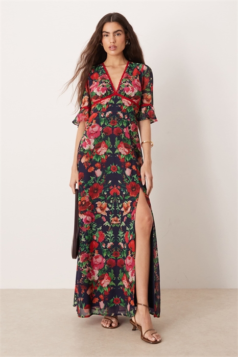 Макси-платье с оборками на рукавах, разрезом на бедре и открытой спиной артикул 153329821