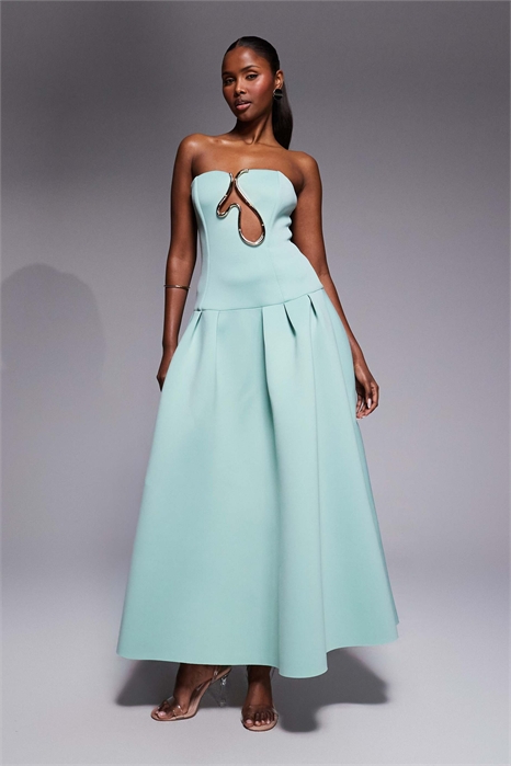 Макси-платье премиум-класса с заниженной талией и волнистой отделкой артикул 153054651