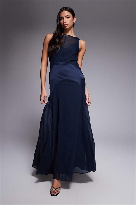 Макси-платье с заниженной талией из смешанной ткани с атласными вставками артикул 153528473